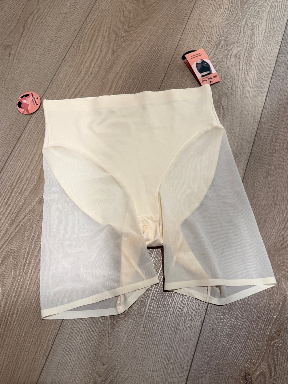 Shapermint empower mesh shaper short NWT L